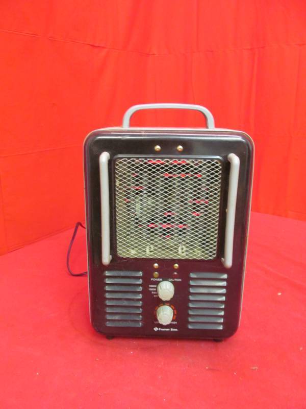 lot 139 image: Comfort Zone electric heater