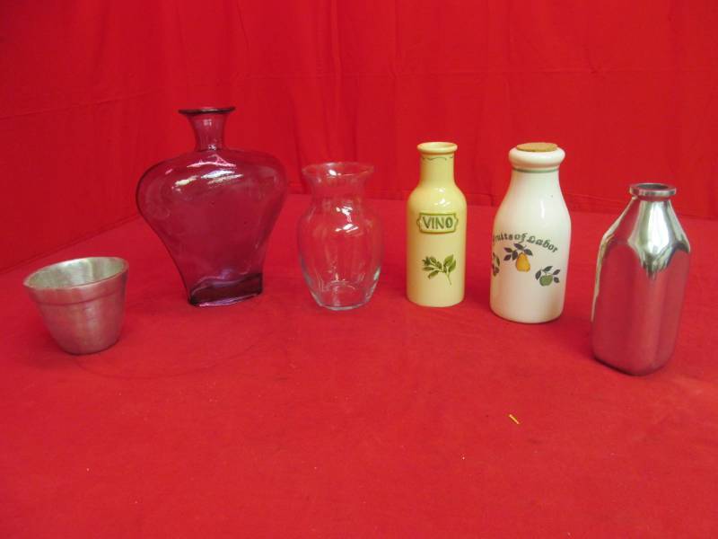 lot 158 image: Vintage milk jugs, vases