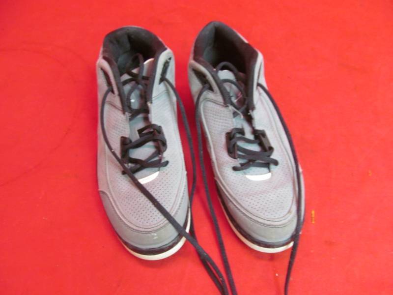 lot 159 image: Mens 8.5 Air Jordans