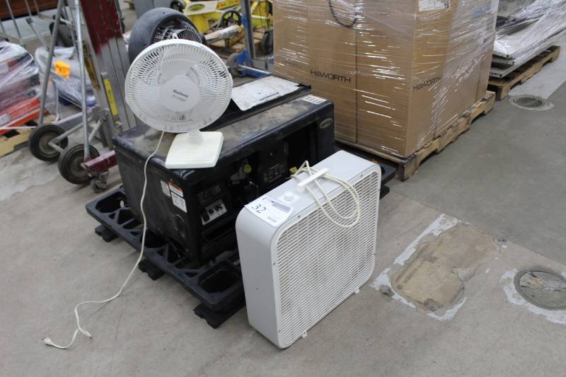lot 32 image: Lot of (3) Fans - Box Floor, Holmes, Blizzard Tables