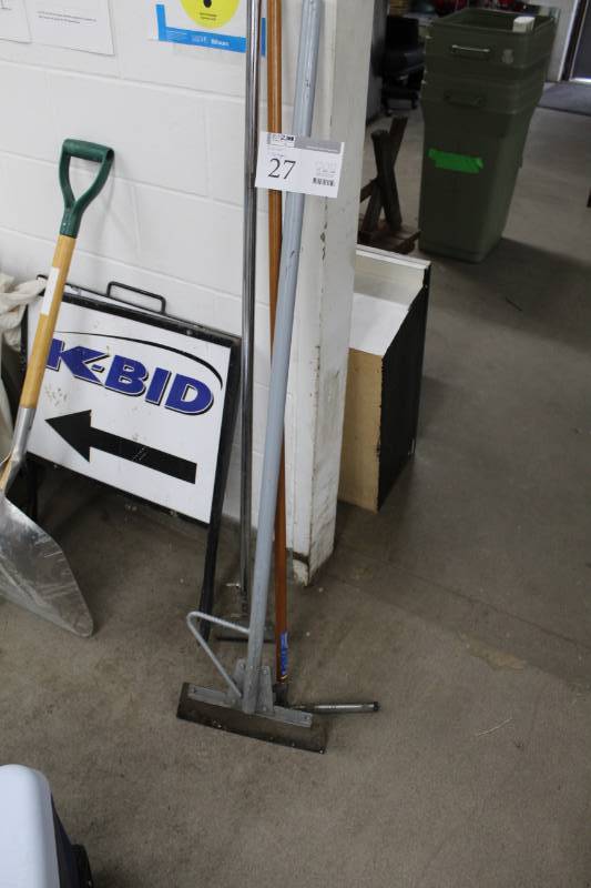 lot 27 image: Lot of (3) Hand Tools - 2) Scrapers, 1) Squeegee