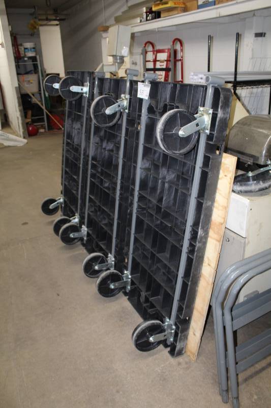lot 53 image: Lot of (3) Rolling Carts