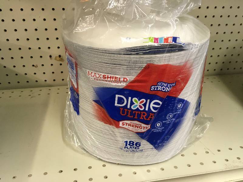 lot 49 image: Dixie 186 Count Paper Plates