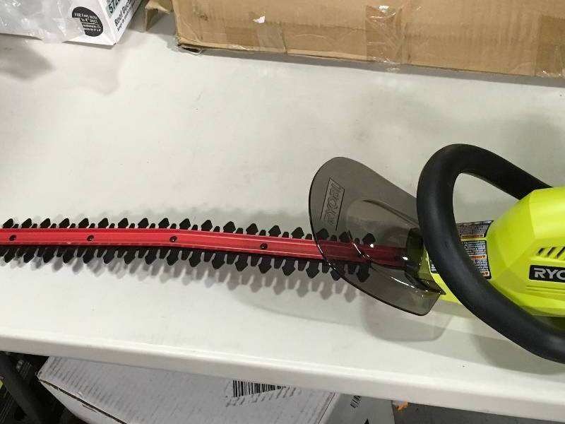 lot 12 image: 18in Cordless Hedge Trimmer Ryobi One 18V Dual-Action Blades 38 inch Cutting P2603 in working conditions