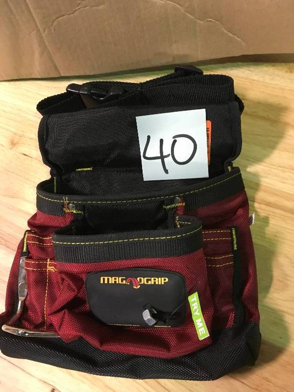lot 40 image: MagnoGrip 8-Pocket Tool Pouch