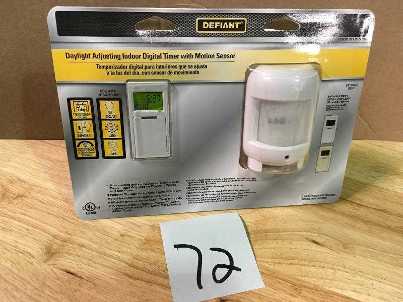lot 72 image: DEFIANT 8 Amp 7-Day Indoor In-Wall SunSmart Digital Timer Switch with Motion Sensor, White new