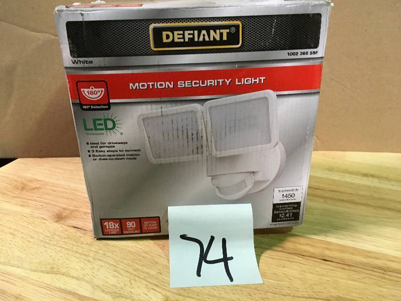 lot 74 image: 180 Degree White Motion Activated Outdoor Integrated LED Flood Light Twin Head in good conditions