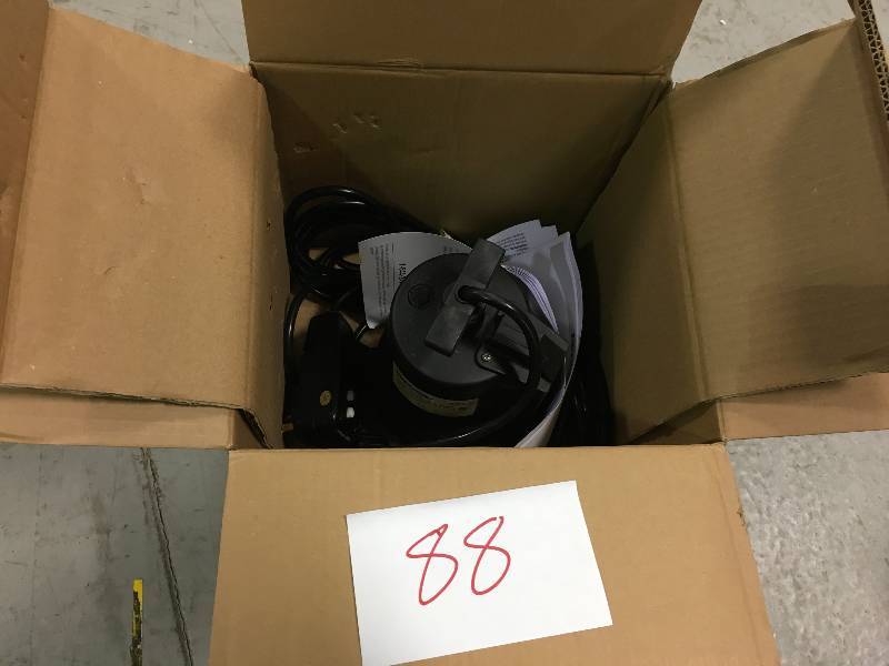 lot 88 image: EVERBILT 18 HP Pool Cover Pump