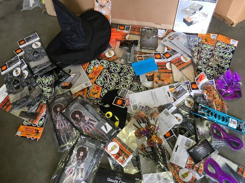 lot 101 image: Halloween lot of assorted treat bags party favors and more