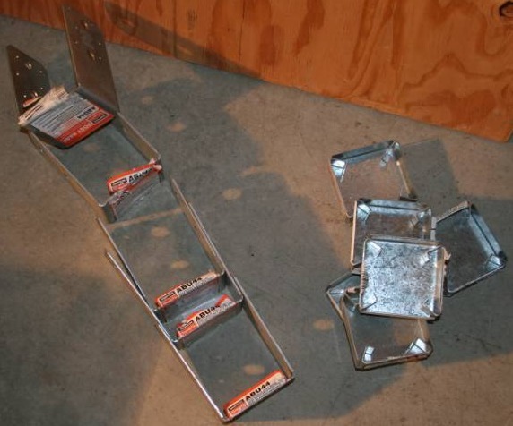 lot 104 image: 4X4 Post Hardware