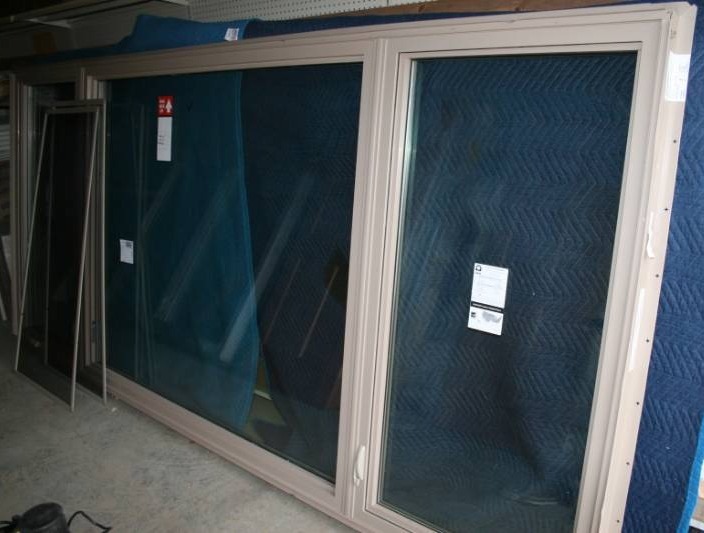 lot 200 image: Casement Triple WindowPicture Window