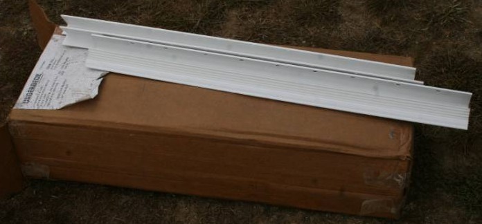 lot 571 image: Joist Rail