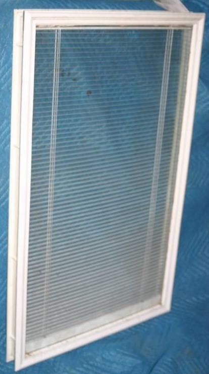 lot 549 image: Door Window Insert
