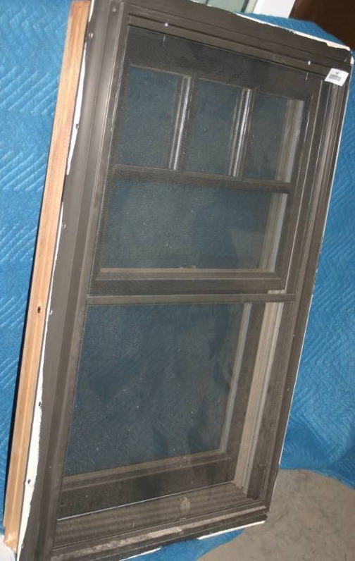 lot 550 image: Single Hung Window
