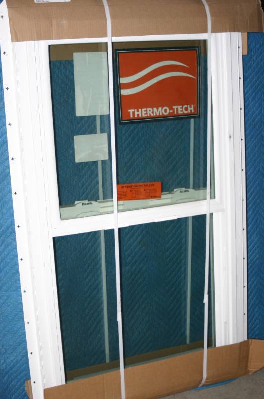 lot 553 image: Single Hung Window