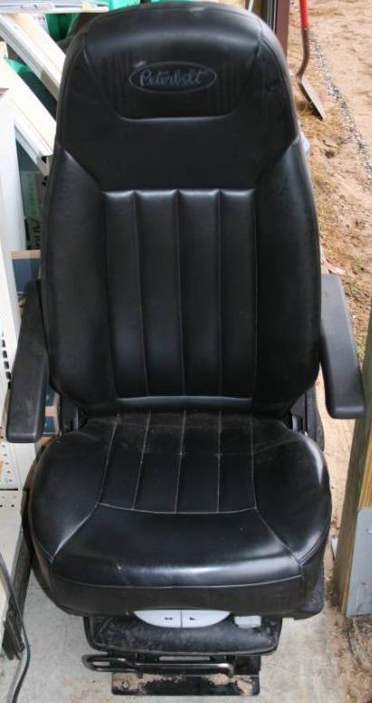 lot 380 image: Semi Seat