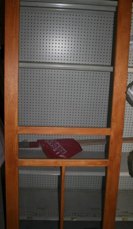 lot 409 image: Screen Door