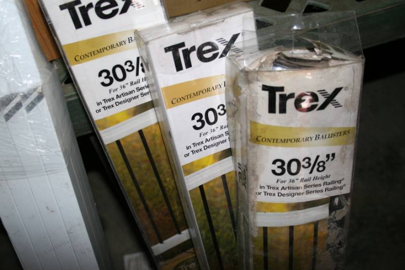 lot 416 image: Trex