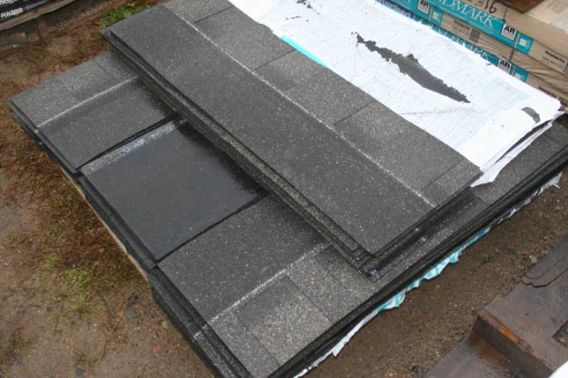 lot 270 image: IKO Shingles