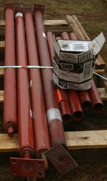 lot 232 image: House Jacks
