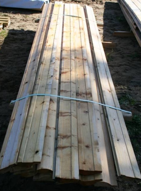 lot 447 image: Log Siding and Posts