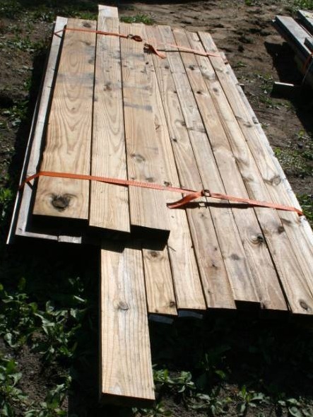 lot 586 image: Misc Lumber