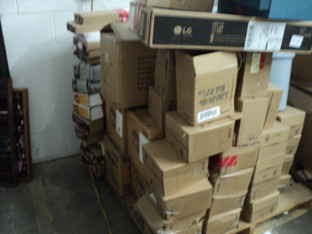 pallet full of miscellaneous - see ...