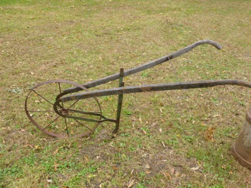 lot 4 image: Antique Walk Behind Plow