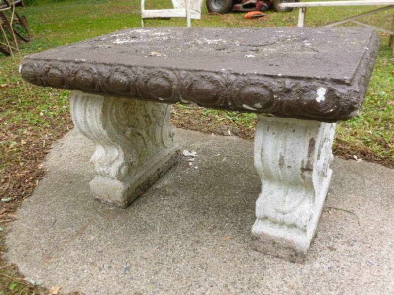 lot 7 image: Vintage Concrete Bench