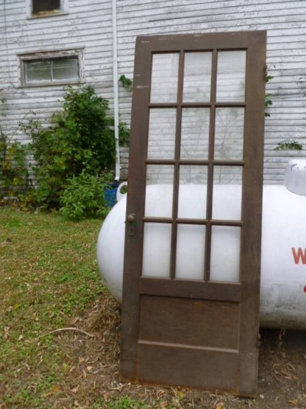 lot 12 image: Vintage Door