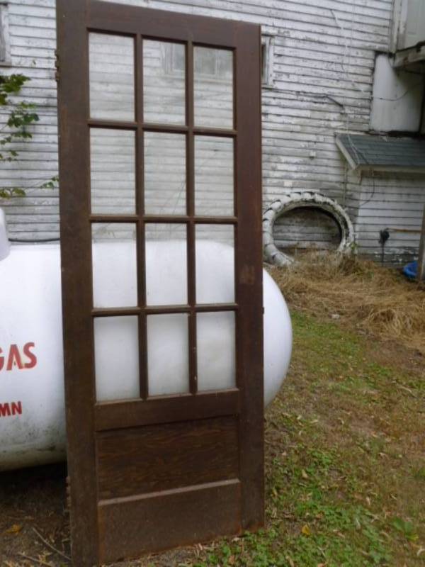 lot 13 image: Vintage Door