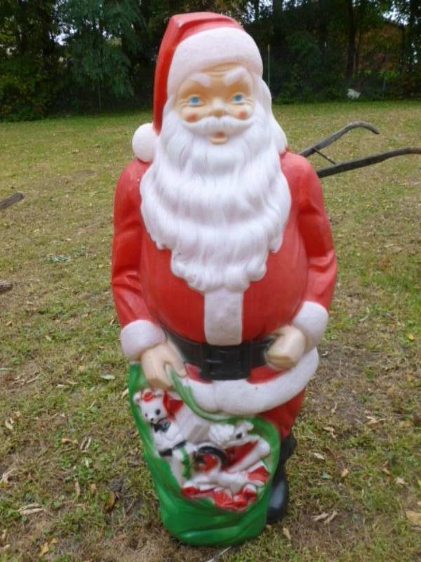 lot 14 image: Empire Blow Mold