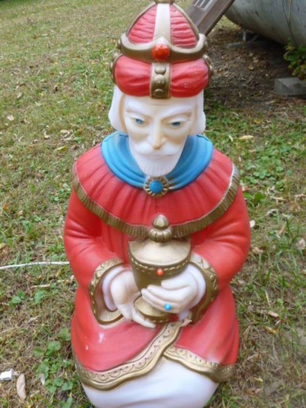 lot 17 image: Blow Mold