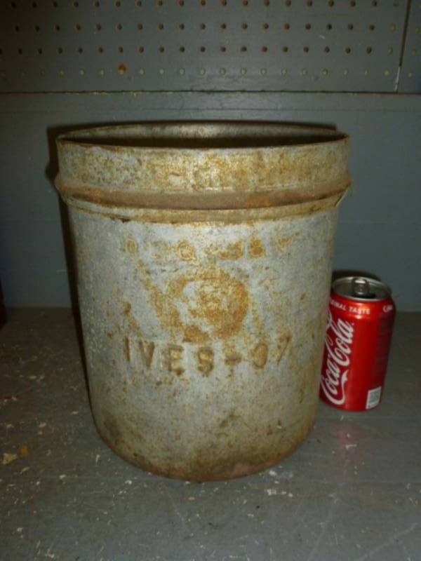 lot 71 image: Vintage Planter Box