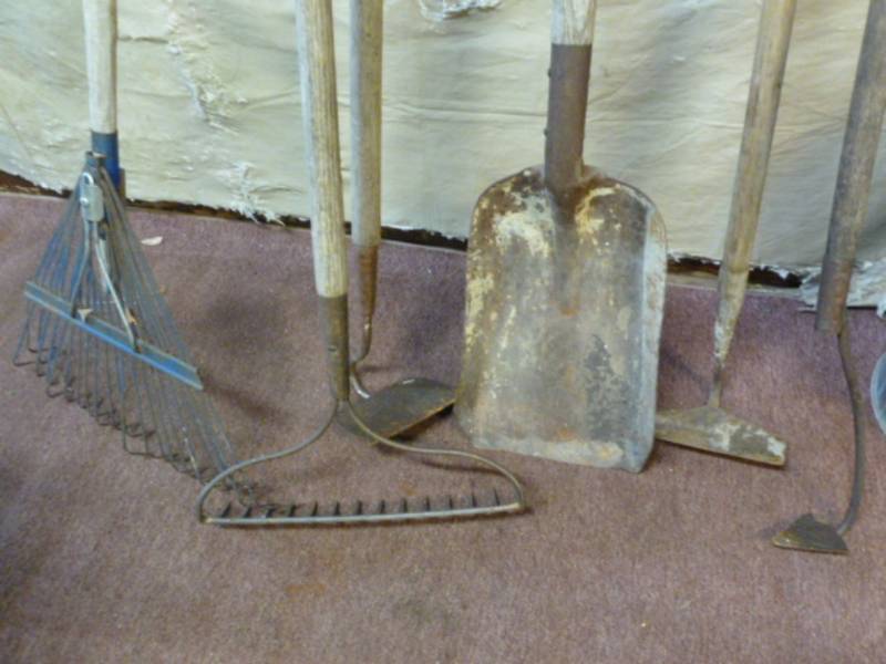 lot 97 image: Lawn And Garden Items