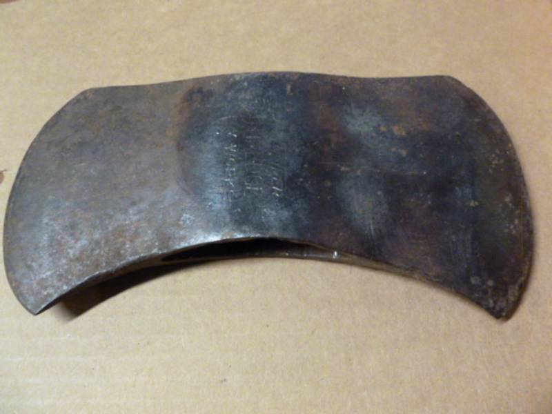 lot 108 image: Vintage Ax