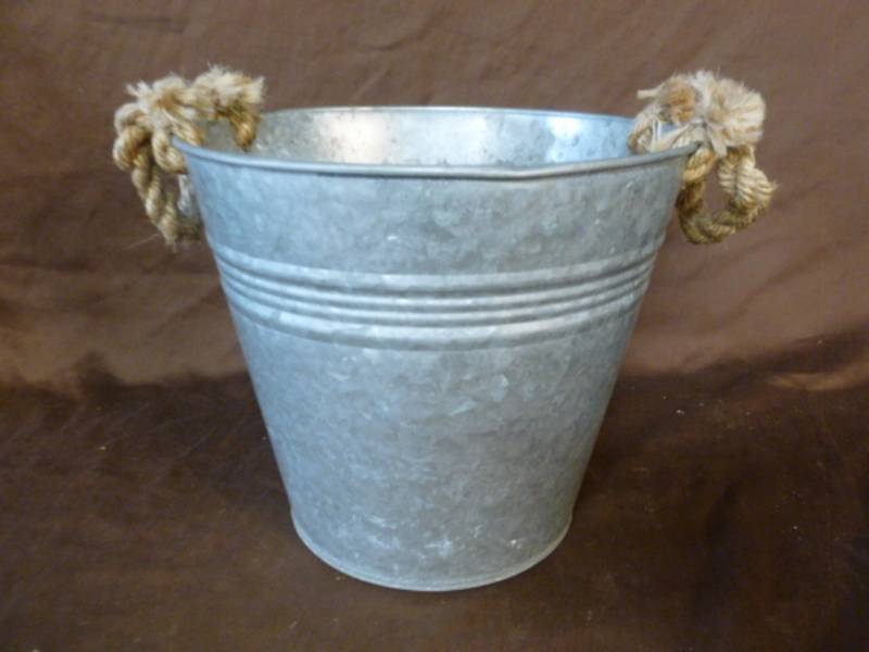 lot 127 image: Galvanized Steel Pail