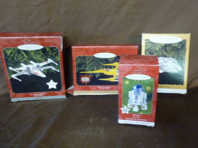 lot 139 image: Hallmark Ornaments