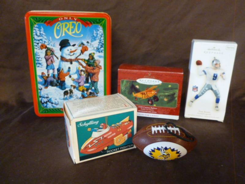 lot 142 image: Collectible