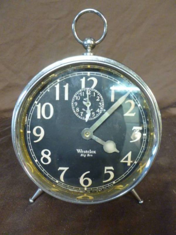 lot 147 image: Vintage Clock