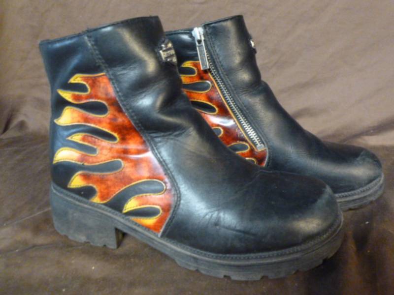 lot 157 image: Harley Davidson Boots