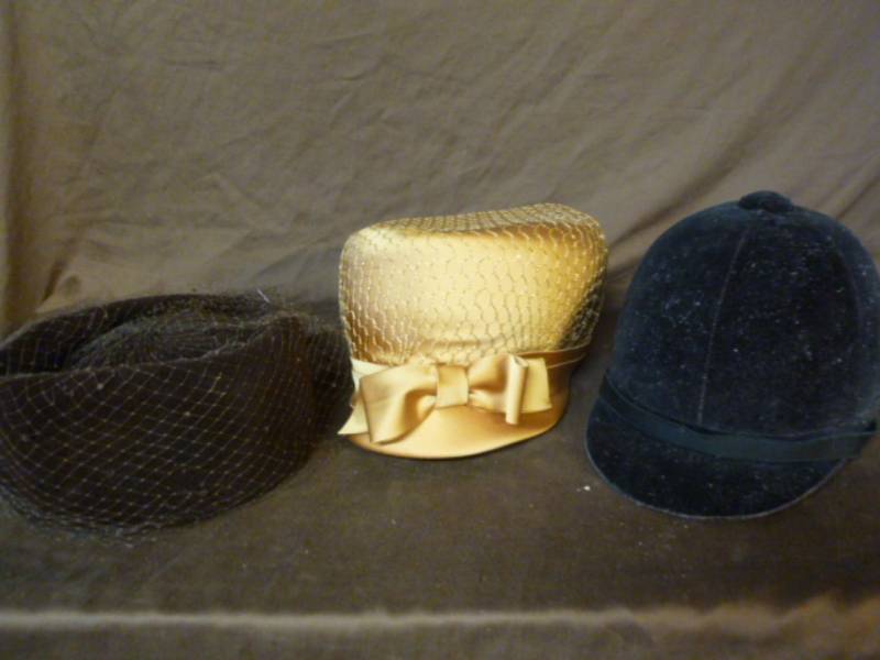 lot 163 image: Vintage Ladies Hats