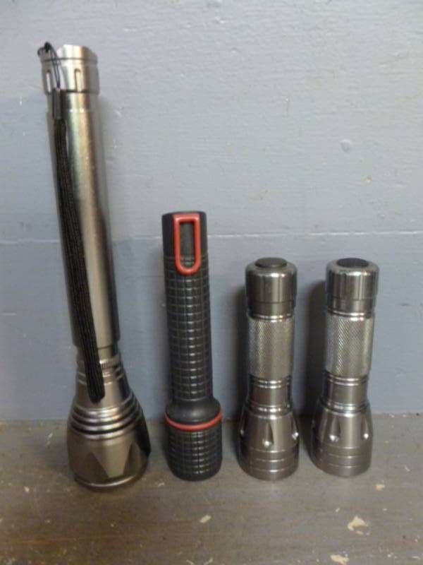 lot 165 image: Flashlights