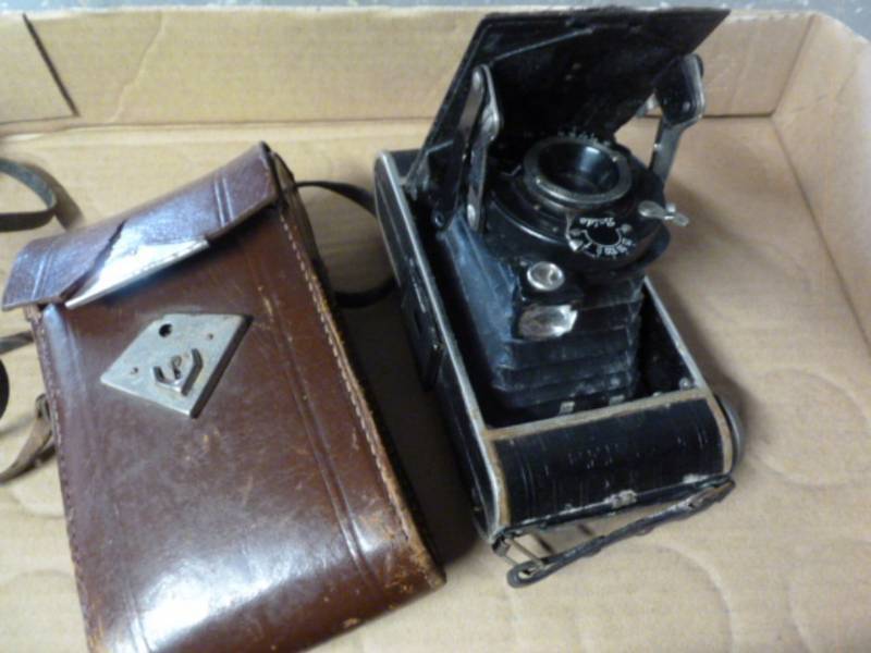 lot 174 image: Vintage Camera