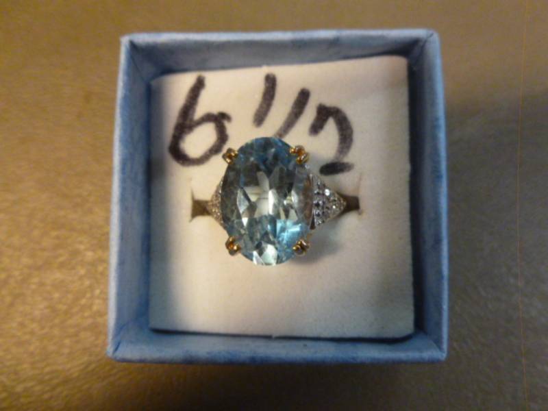 lot 180 image: Ladies Ring