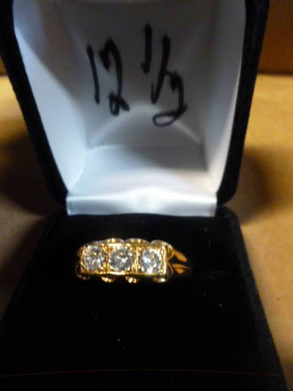 lot 186 image: Ladies Ring