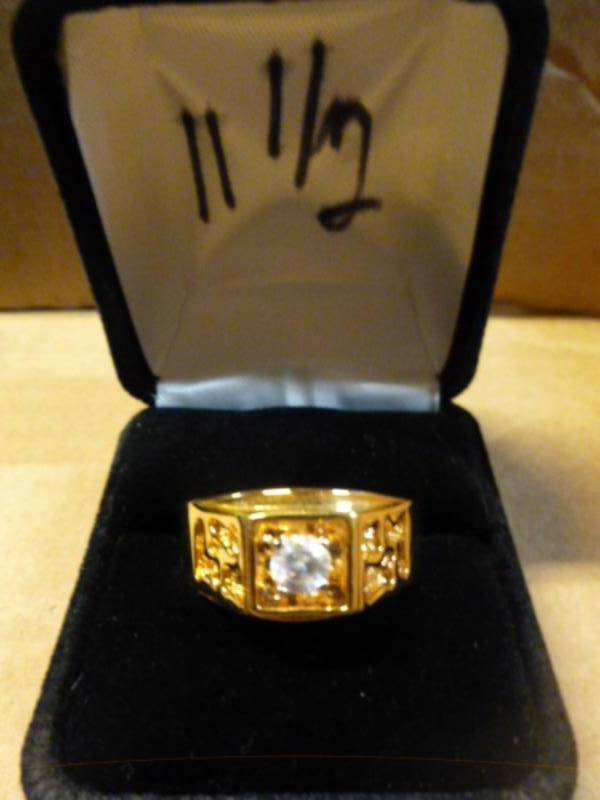 lot 188 image: Mens Ring