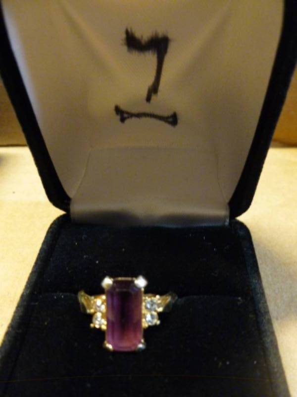 lot 189 image: Ladies Ring