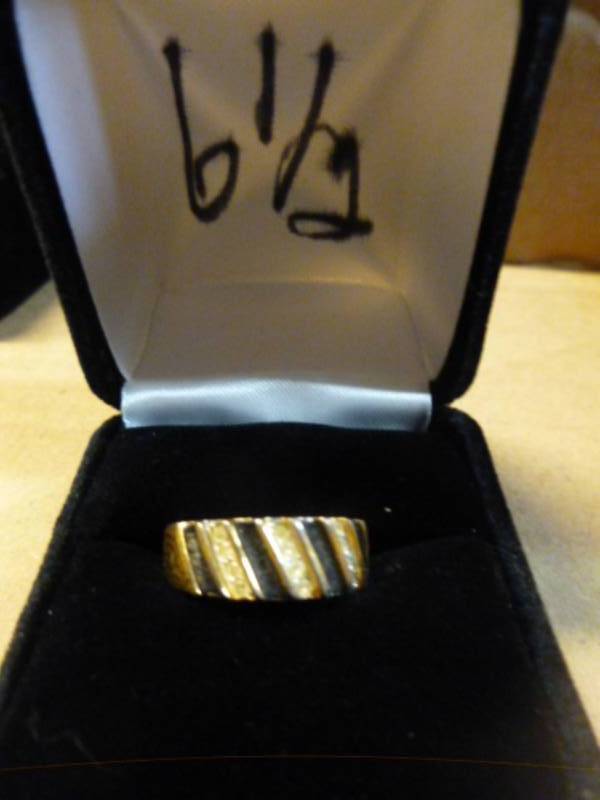 lot 191 image: Ladies Ring