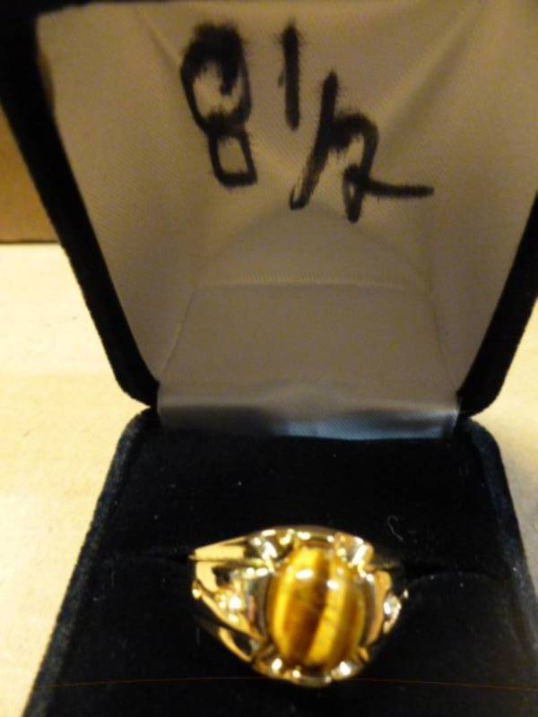 lot 192 image: Ladies Ring
